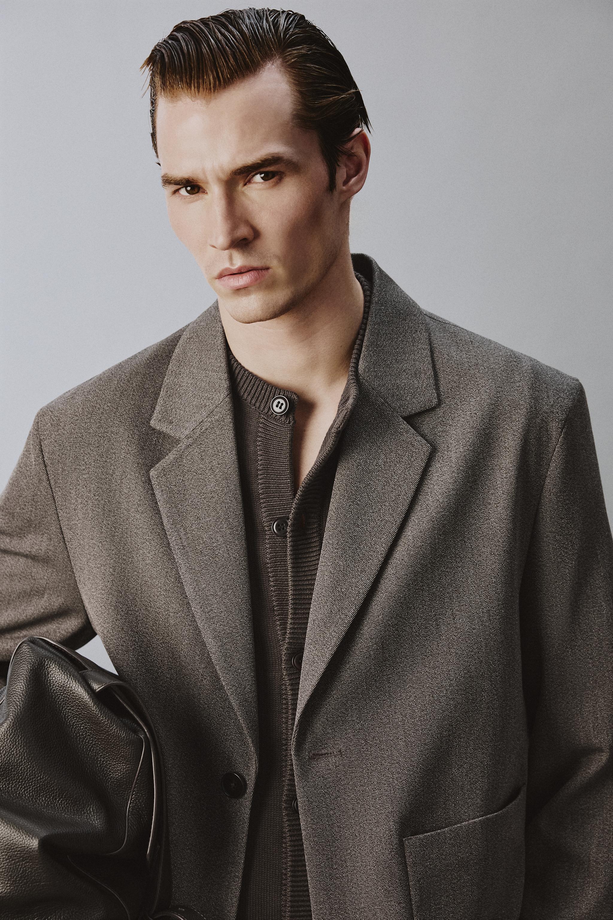 RELAXED FIT TEXTURED SUIT BLAZER